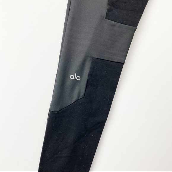 Alo Yoga Black Leggings Workout Pants Yoga Athleisure Womens Small - Picture 13 of 13
